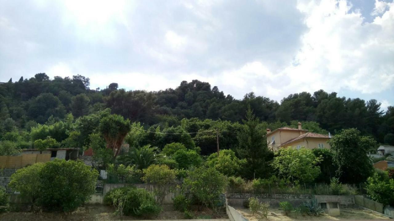 Studio Petit Navire Apartamento Menton Exterior foto